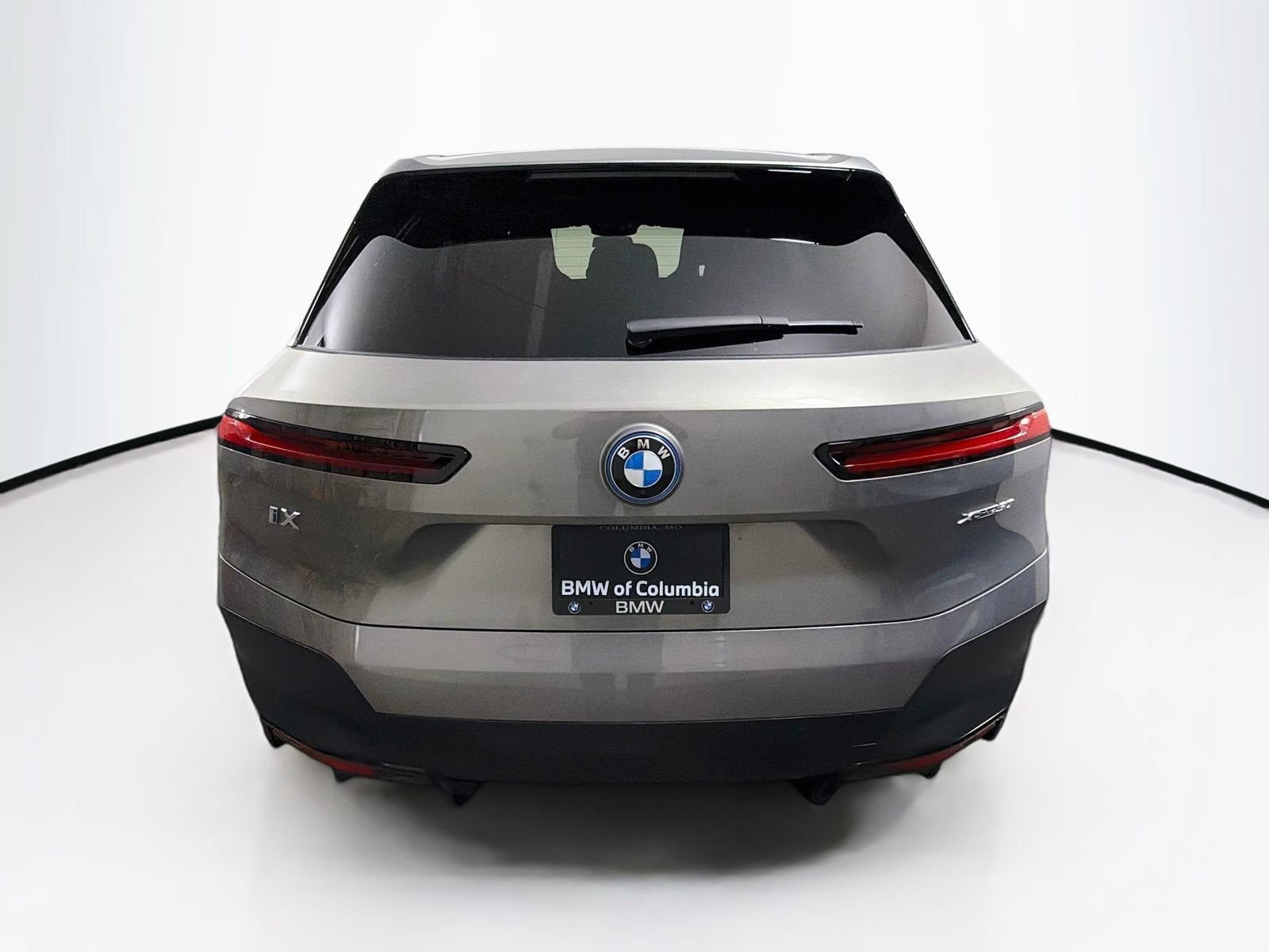 Certified 2024 BMW iX xDrive50 w/ Premium Package AWD/4WD image 6