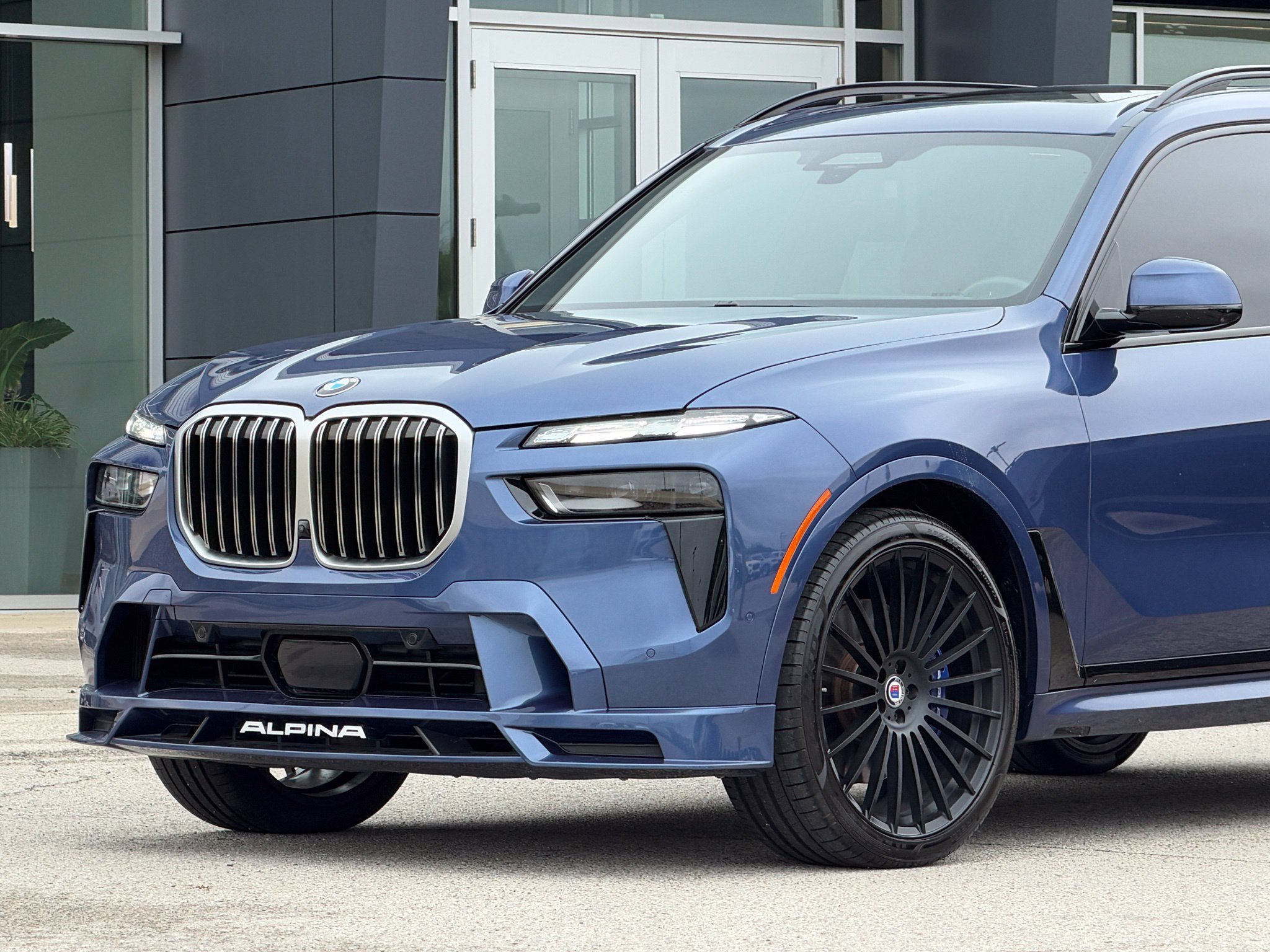 Used 2025 BMW ALPINA XB7 AWD/4WD image 13