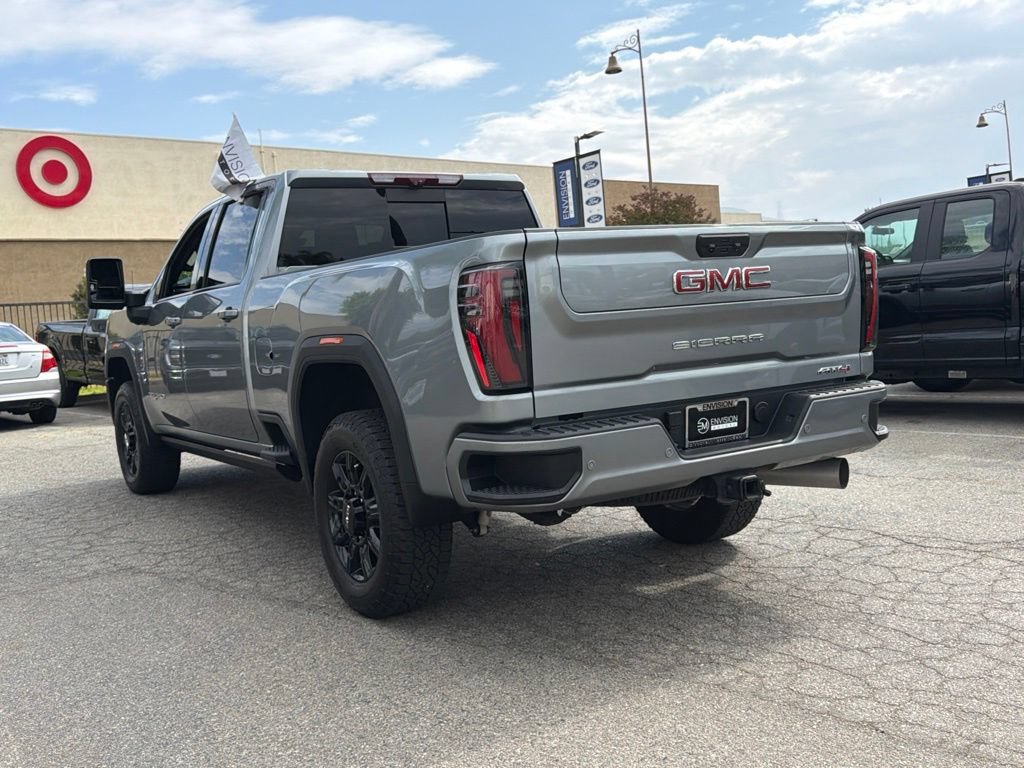 Used 2024 GMC Sierra 2500 AT4 w/ AT4 Premium Plus Package AWD/4WD image 10