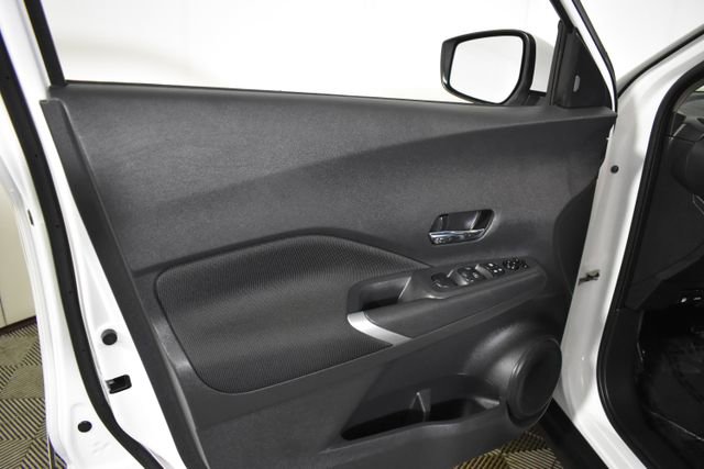 Used 2021 Nissan Kicks SV FWD image 7