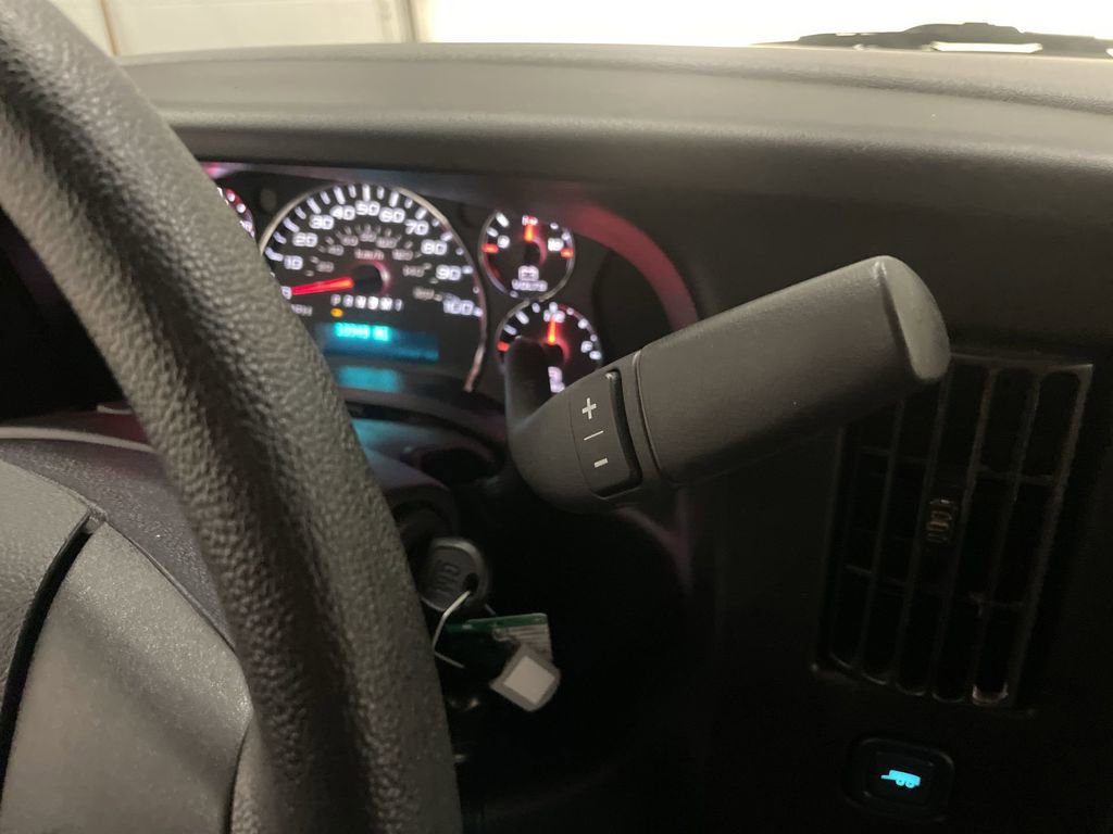 Used 2024 Chevrolet Express 2500 image 9