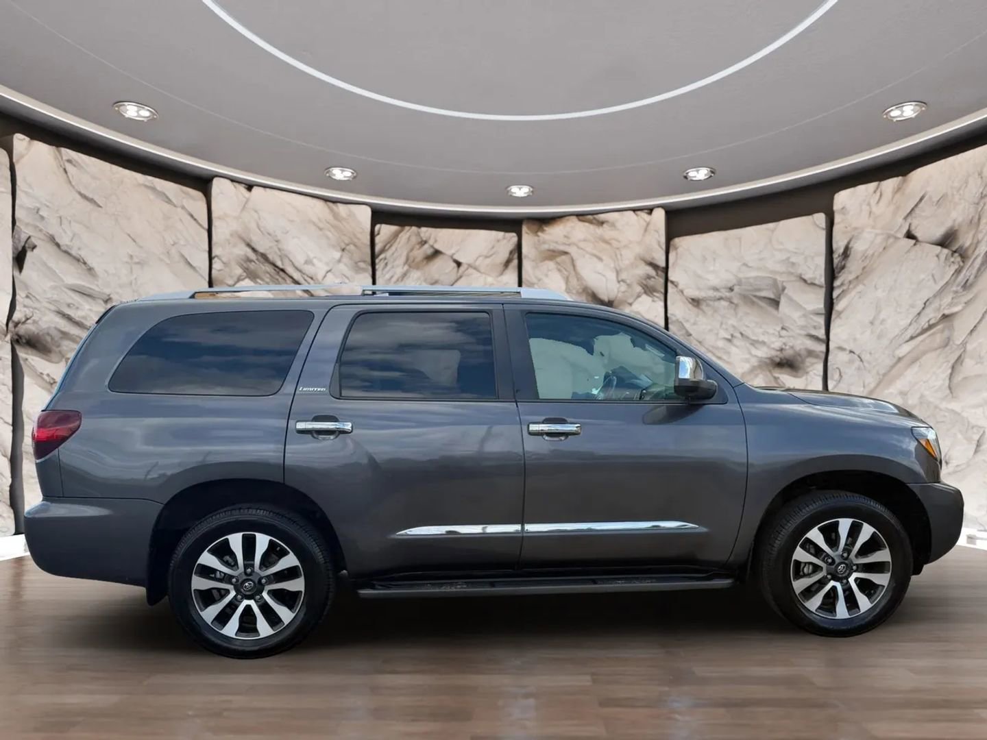 Used 2019 Toyota Sequoia Limited w/ Safety & Convenience Package AWD/4WD image 4