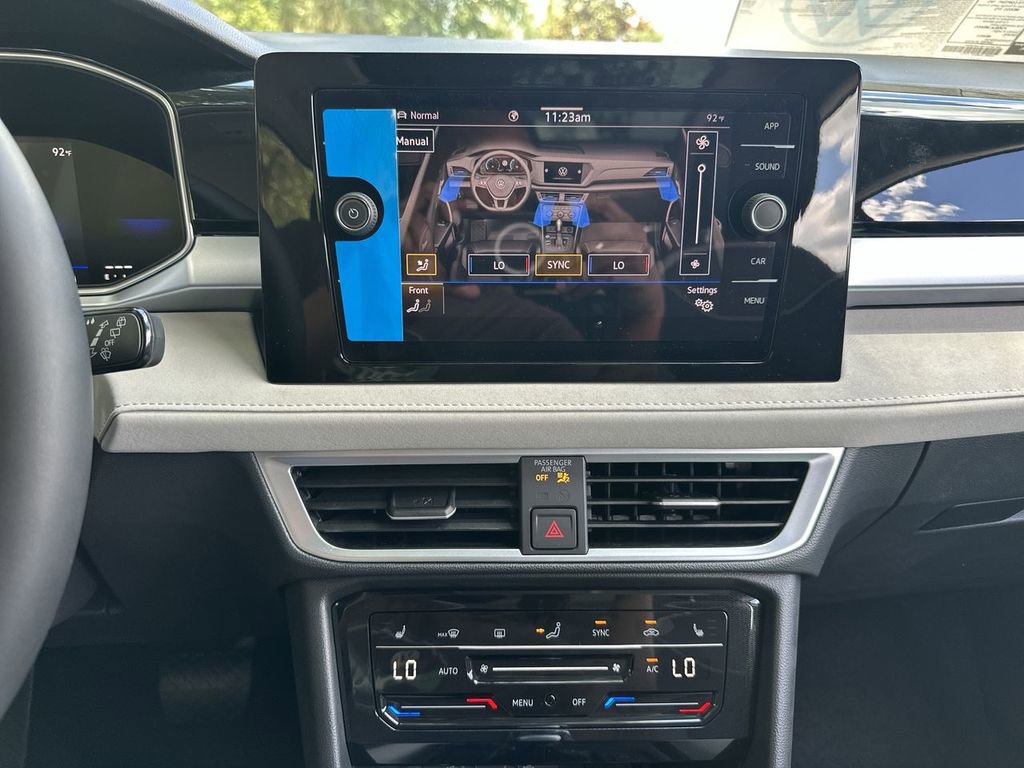 New 2025 Volkswagen Taos SE image 19