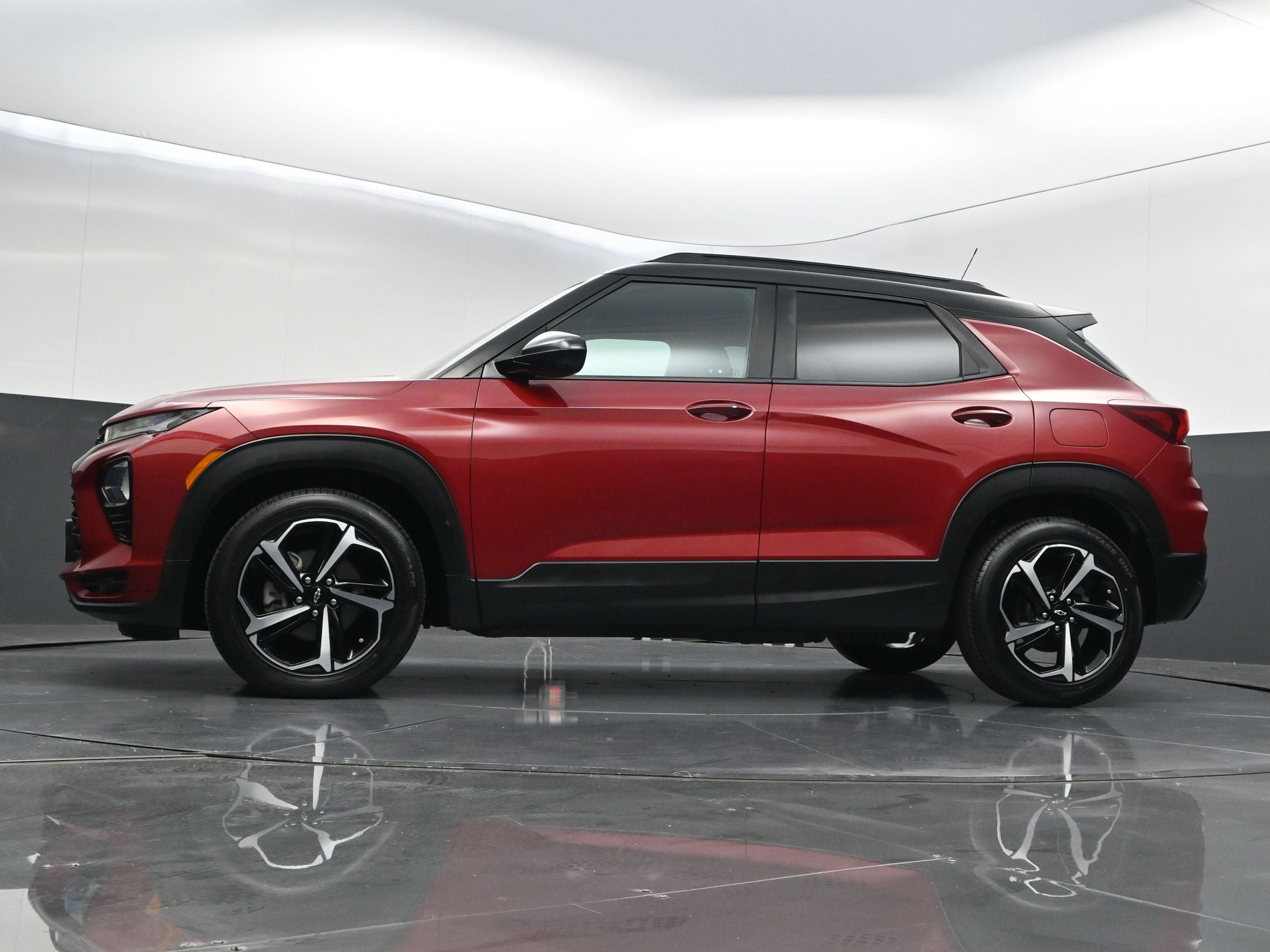 Certified 2021 Chevrolet TrailBlazer RS w/ Sun and Liftgate Package FWD image 46