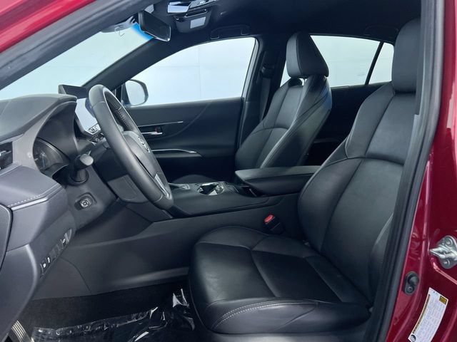 Used 2024 Toyota Venza XLE AWD/4WD image 9