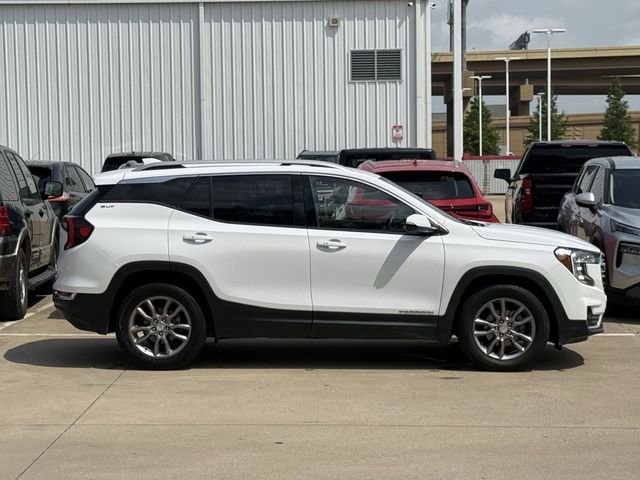 Used 2024 GMC Terrain SLT FWD image 3