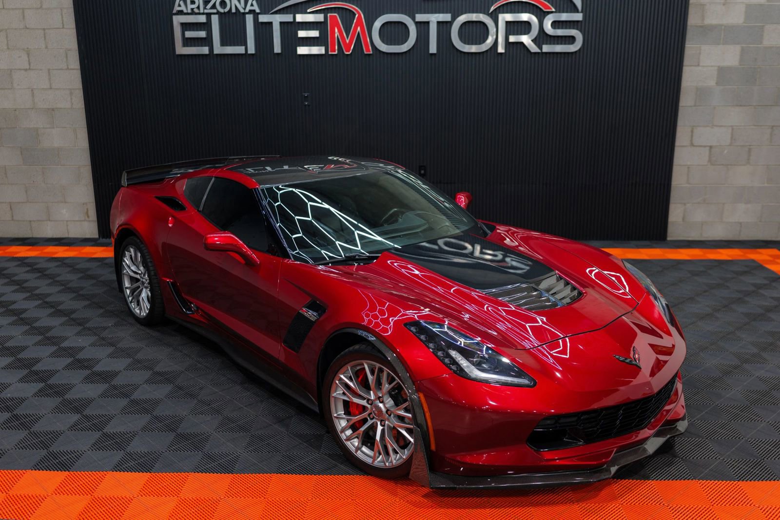 Used 2015 Chevrolet Corvette Z06 w/ 3LZ Preferred Equipment Group RWD image 4