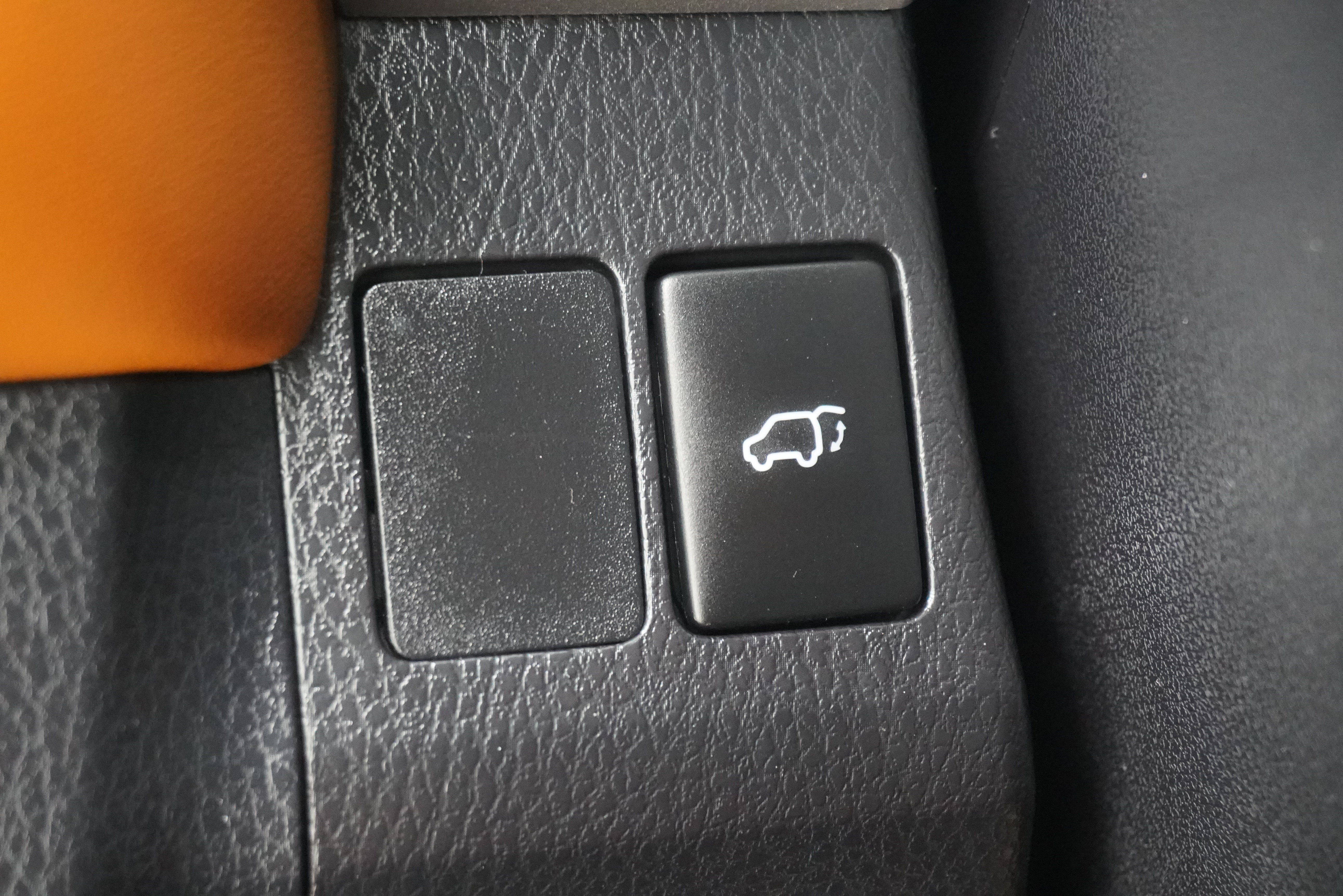 Used 2016 Toyota RAV4 Limited w/ Advanced Technology Package AWD/4WD image 29