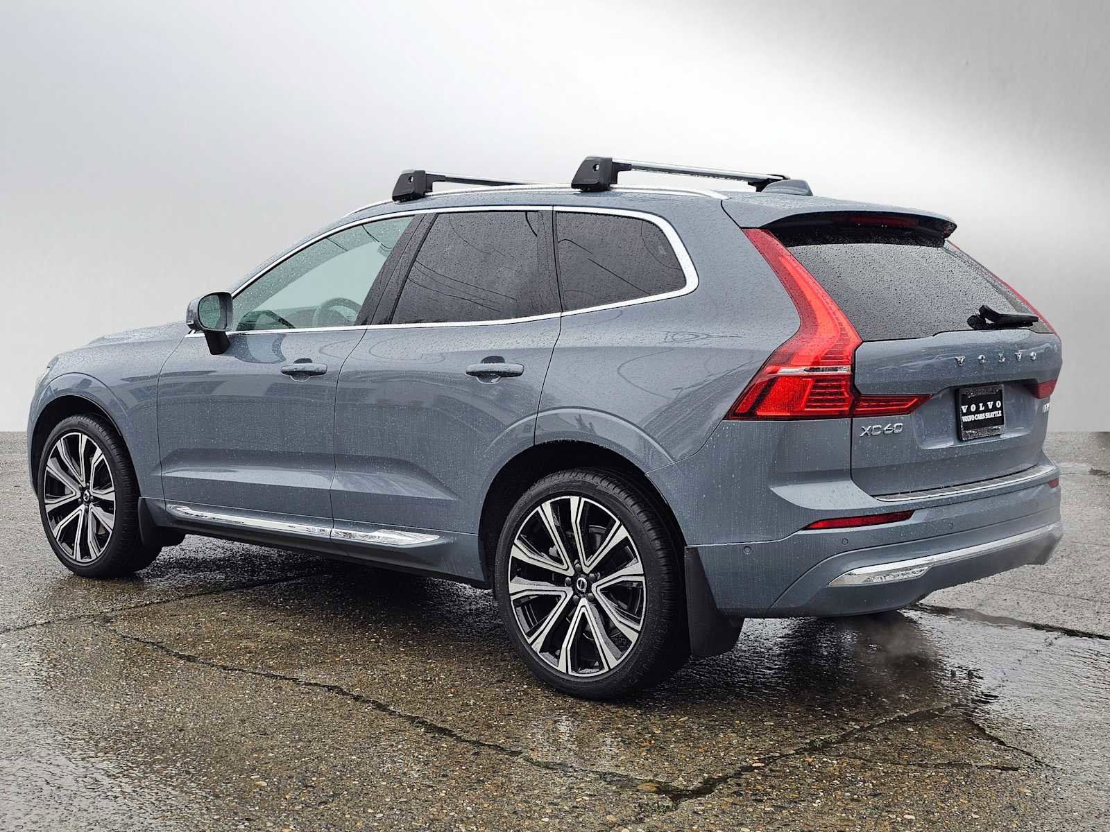 Certified 2023 Volvo XC60 B6 Ultimate w/ Protection Package Premier image 5