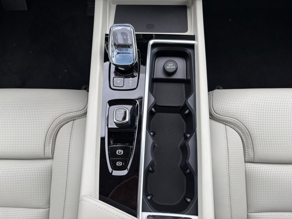 New 2026 Volvo XC60 B5 Ultra w/ Climate Package AWD/4WD image 13