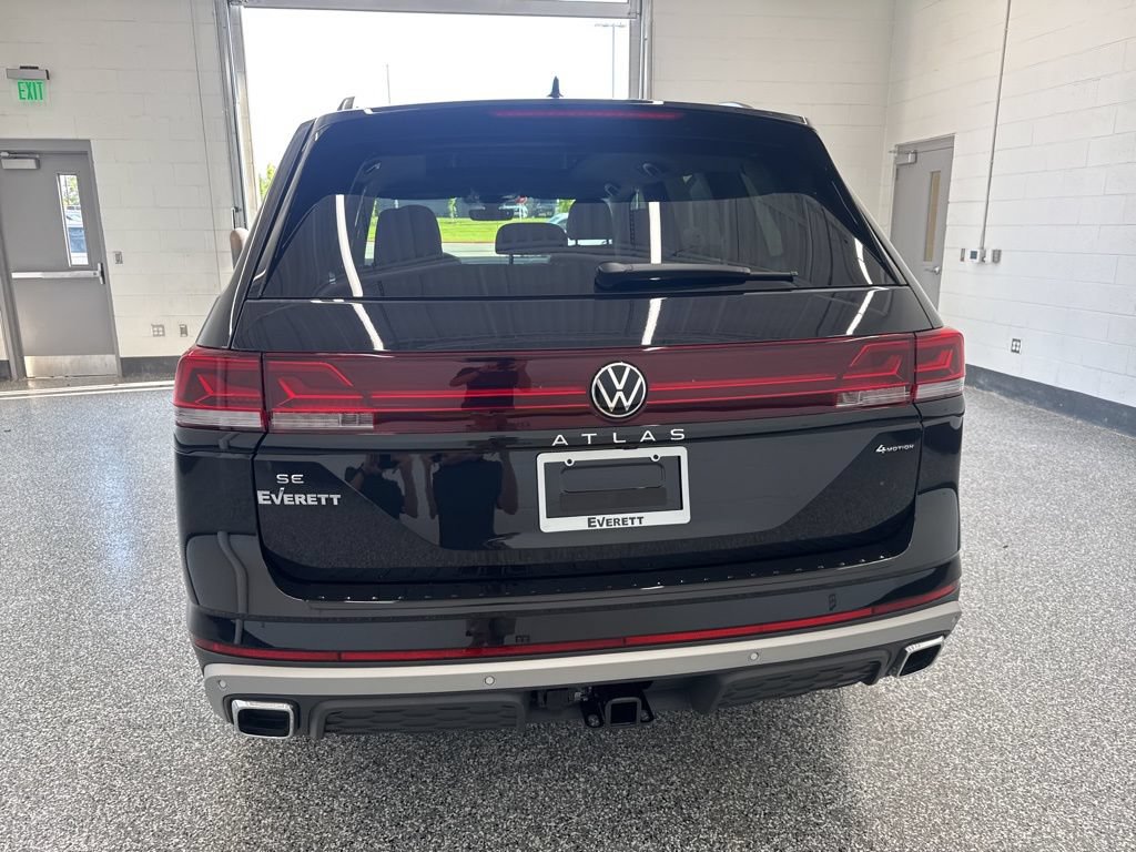 New 2026 Volkswagen Atlas Peak Edition AWD/4WD image 3