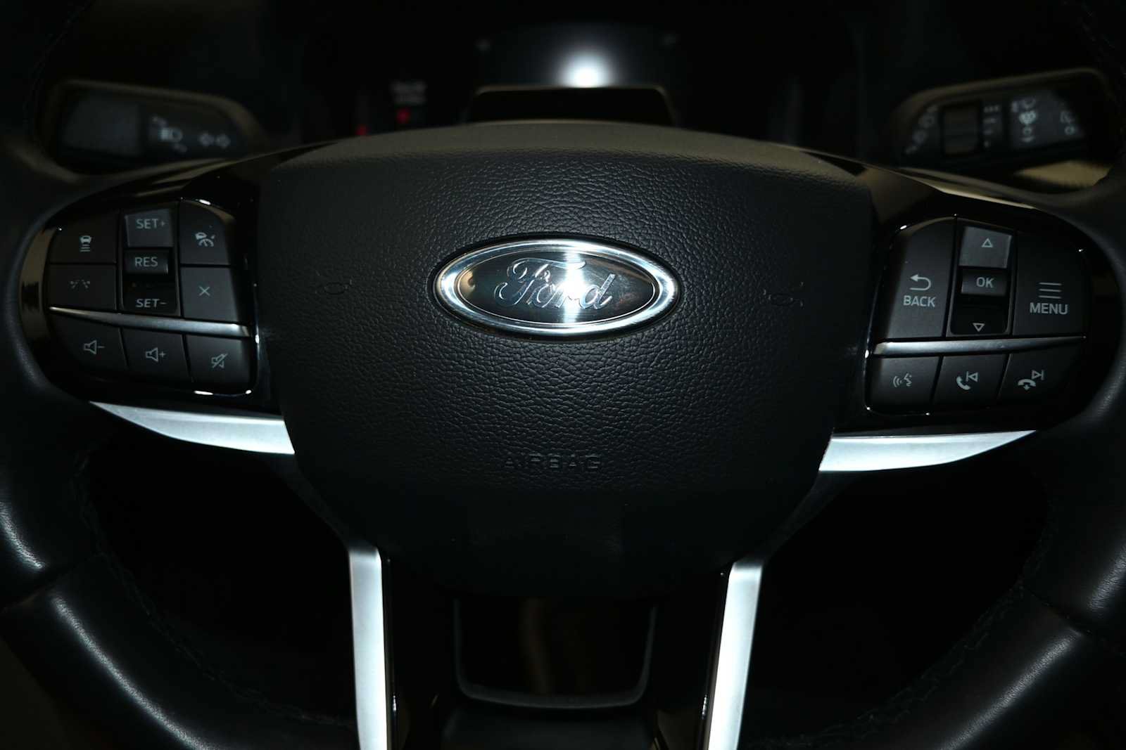 Certified 2025 Ford Explorer Platinum RWD image 13