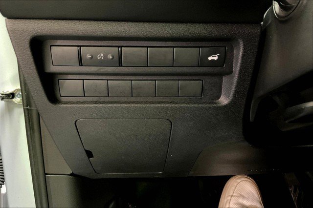 Used 2024 Mitsubishi Outlander SE image 32