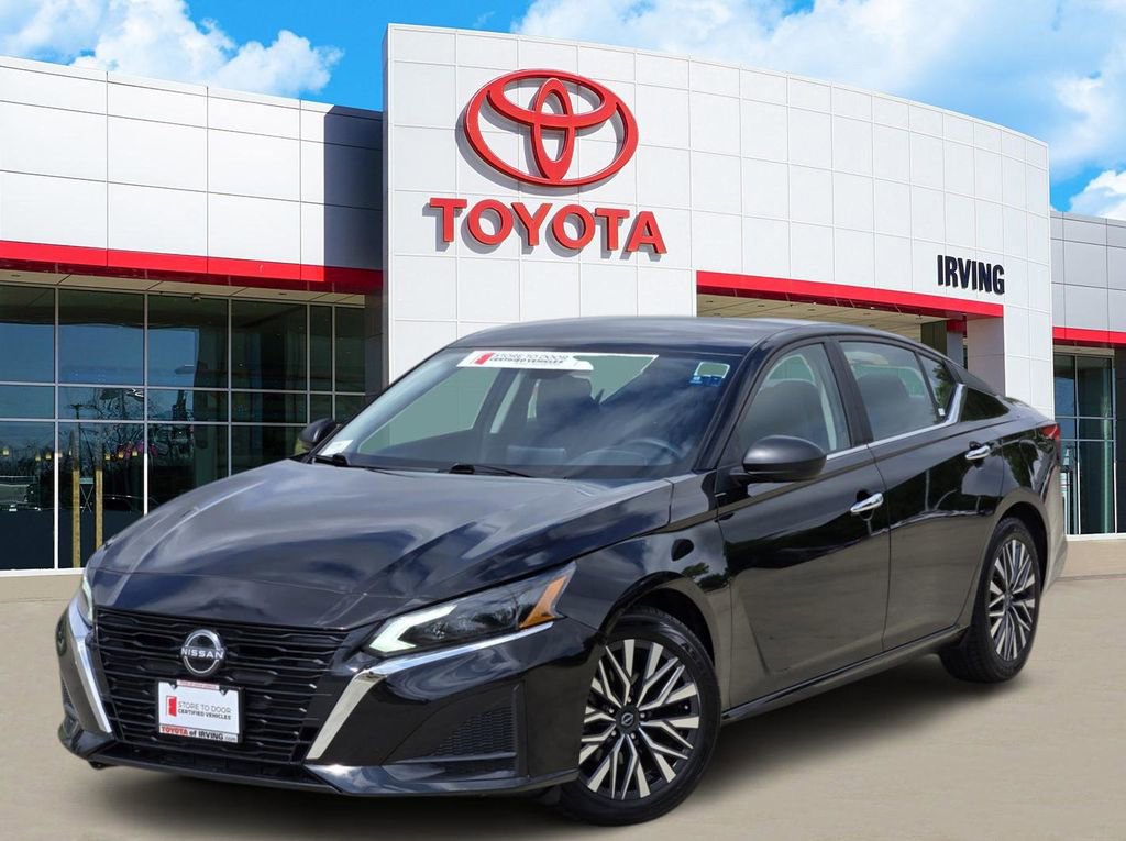 Used 2024 Nissan Altima 2.5 SV