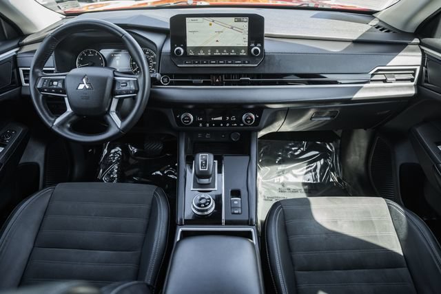 Used 2022 Mitsubishi Outlander SE AWD/4WD image 21