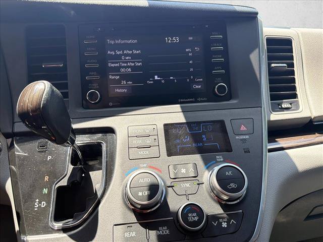 Used 2018 Toyota Sienna XLE FWD image 19