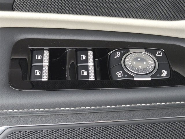 Certified 2024 Lincoln Nautilus Reserve image 19