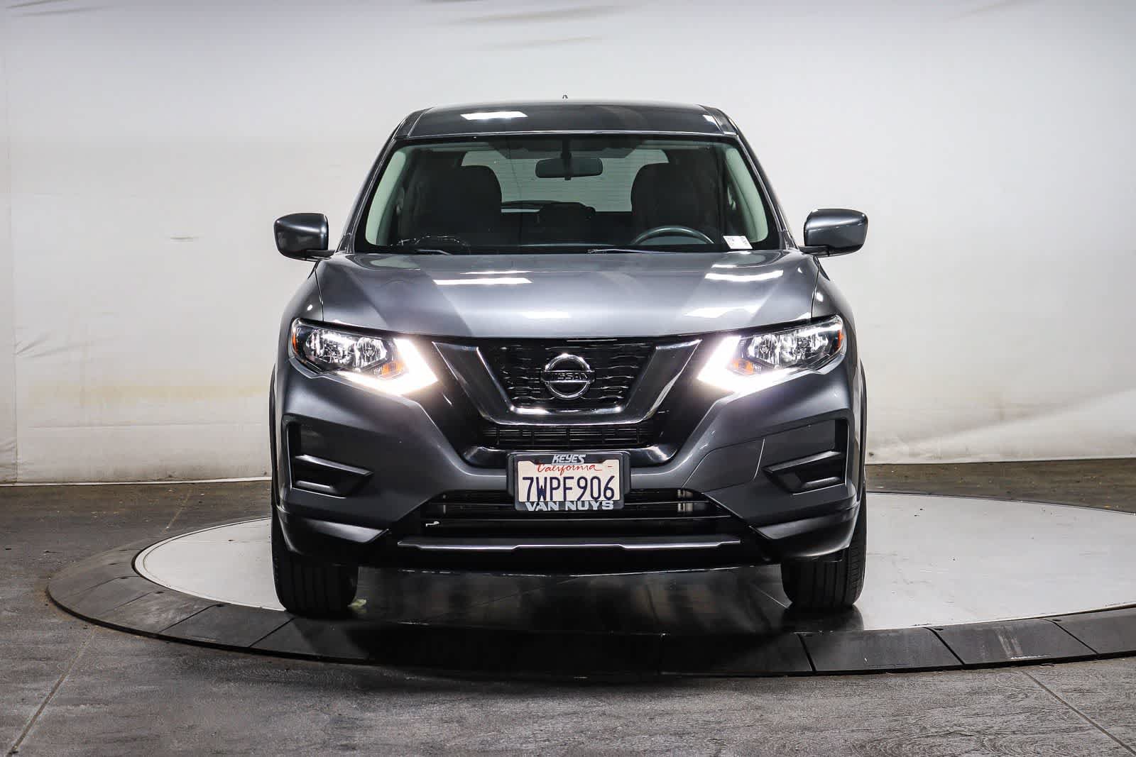 Used 2017 Nissan Rogue S FWD image 2