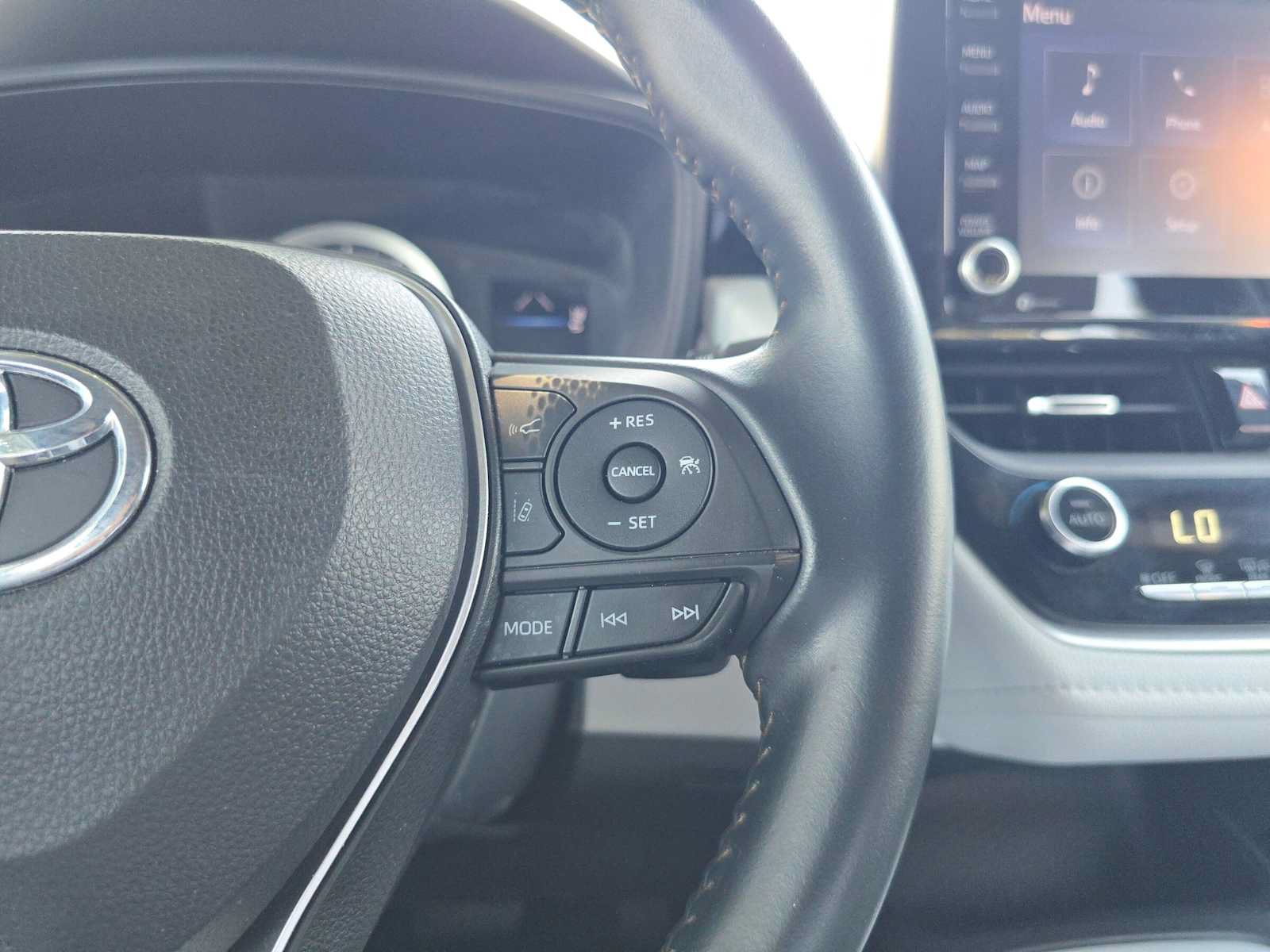 Used 2022 Toyota Corolla SE FWD image 30