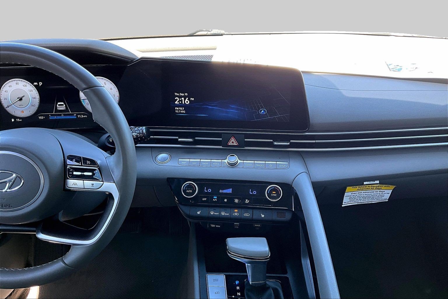 Used 2023 Hyundai Elantra SEL w/ Convenience Package FWD image 6