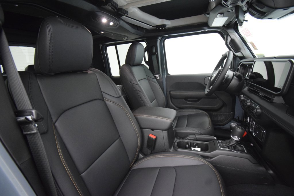 New 2026 Jeep Gladiator Sport AWD/4WD image 19