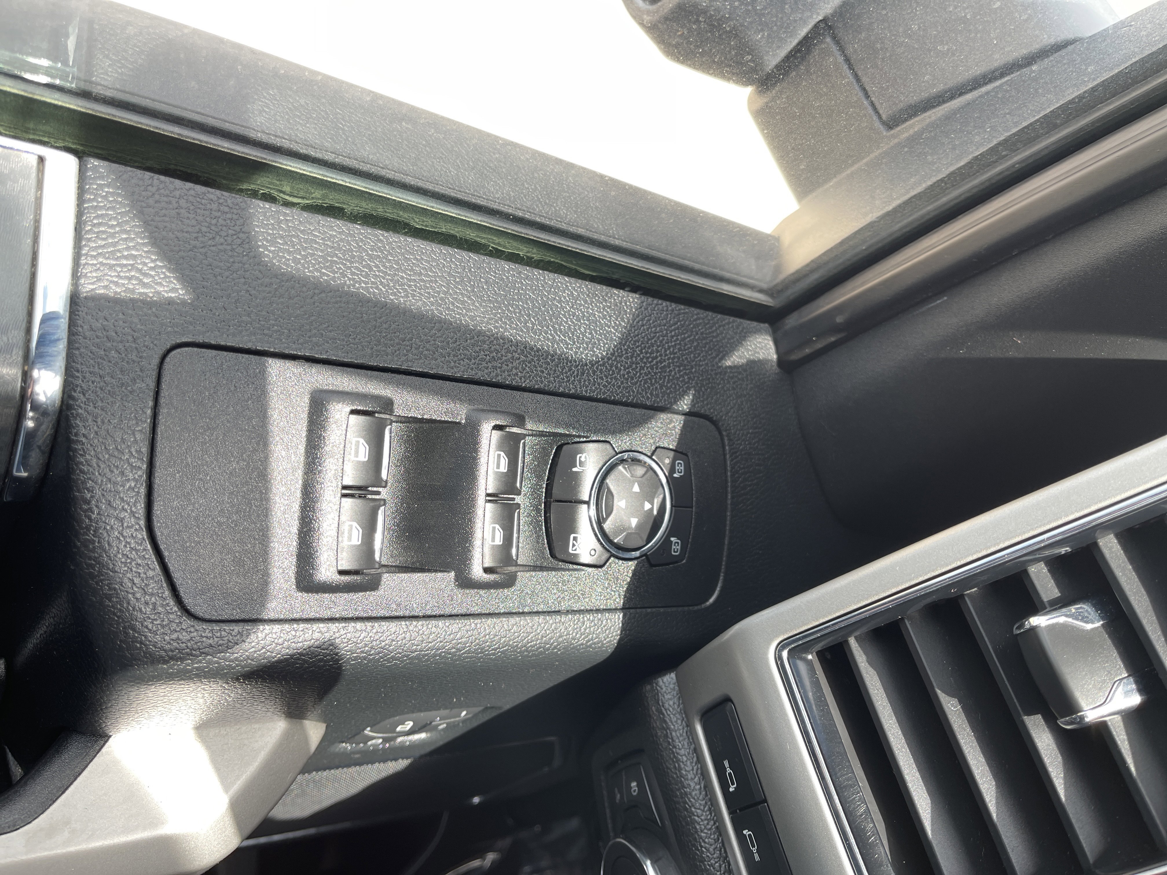 Used 2019 Ford F150 Lariat RWD image 22