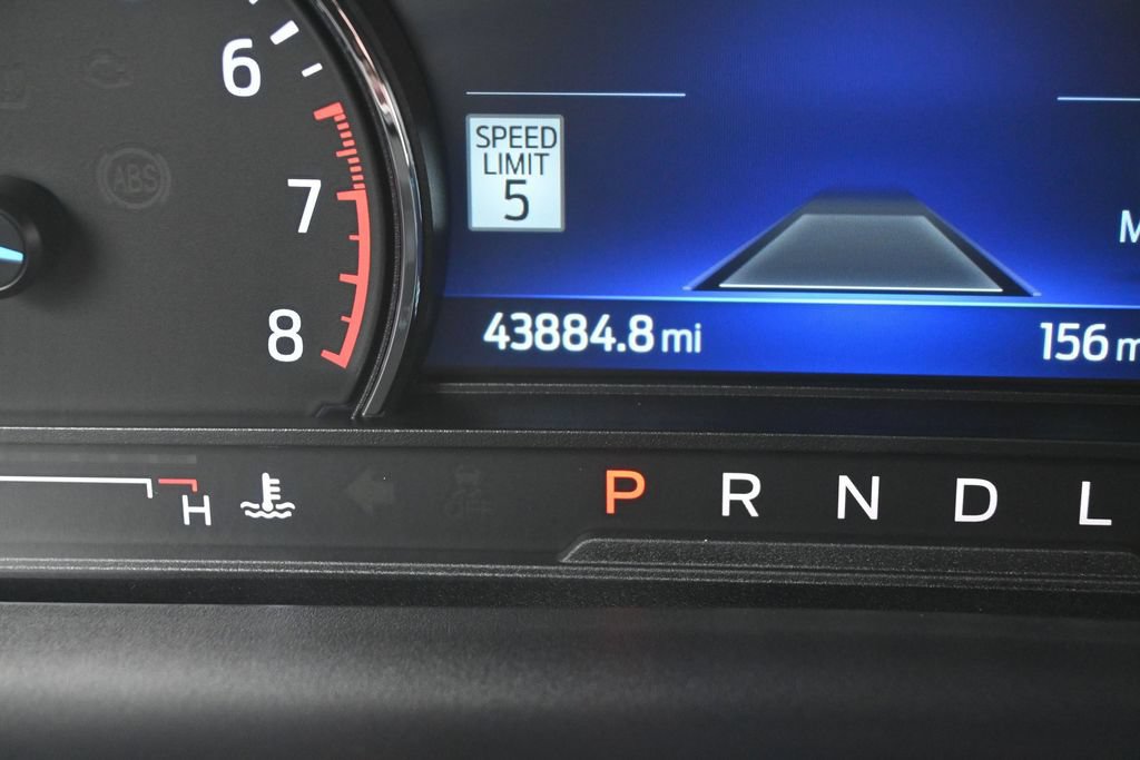 Used 2022 Ford Explorer XLT w/ Equipment Group 202A AWD/4WD image 15