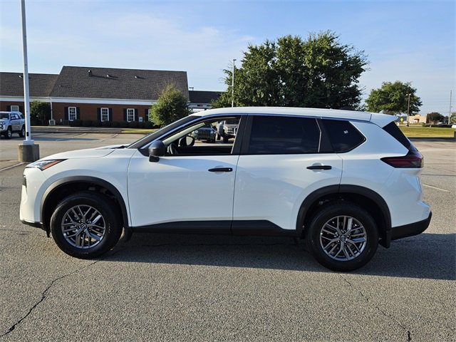 New 2026 Nissan Rogue S image 4