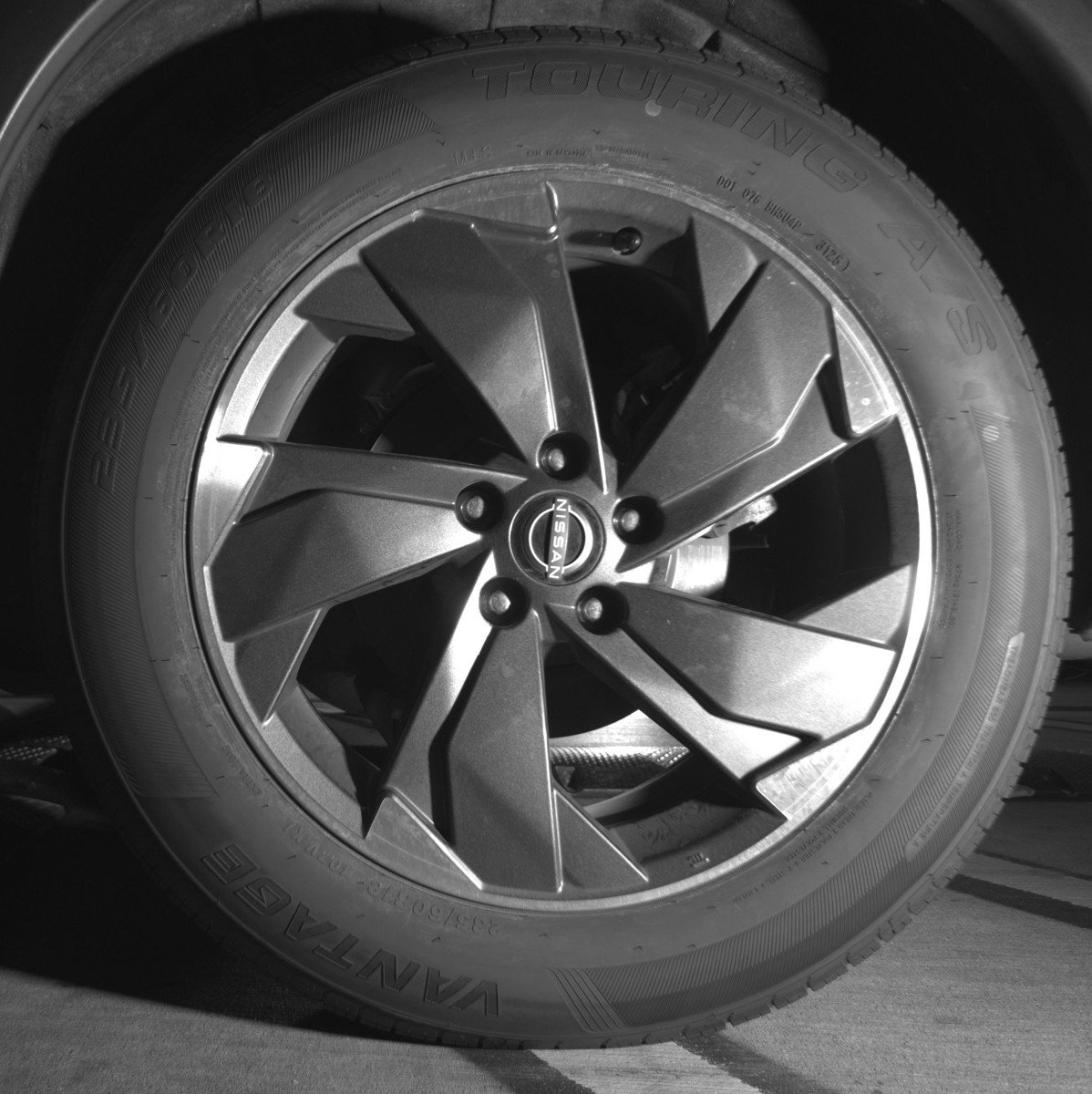 Used 2025 Nissan Rogue SV image 14