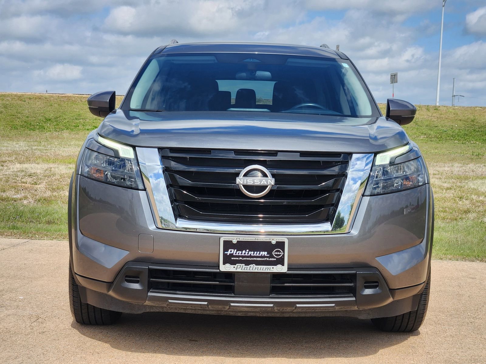 Used 2023 Nissan Pathfinder SV FWD image 6