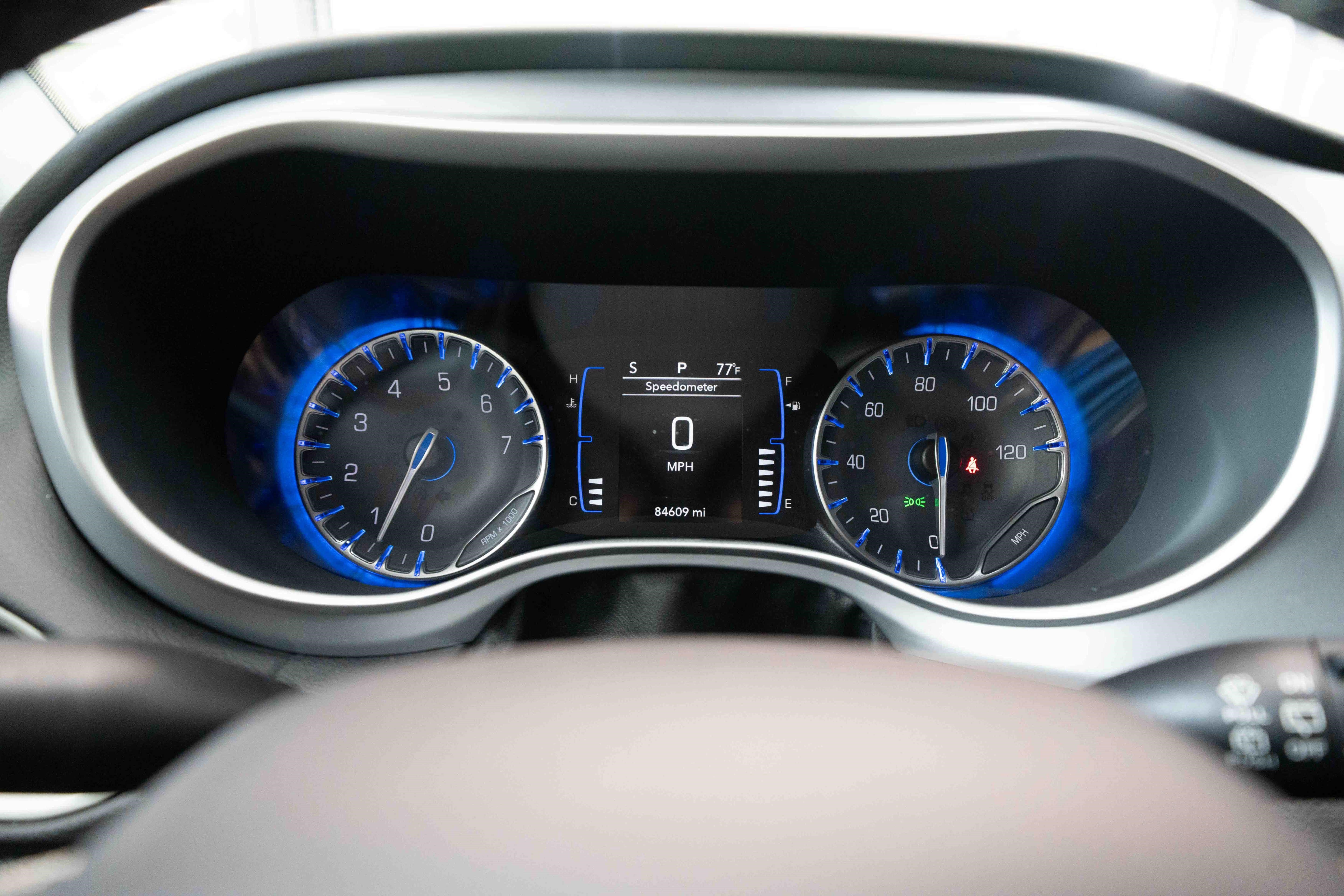 Used 2020 Chrysler Pacifica Touring w/ S Appearance Package FWD image 16