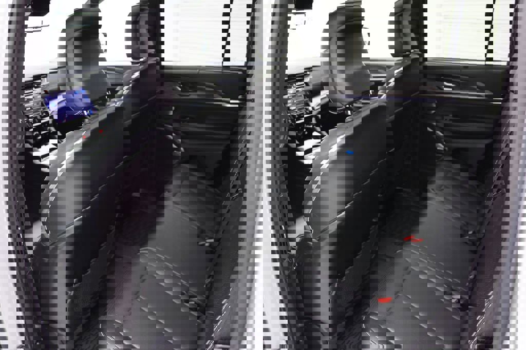 Used 2023 Jeep Grand Cherokee Overland w/ Advanced Protech Group III AWD/4WD image 10