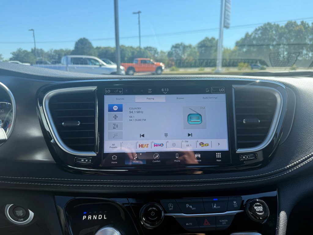 New 2026 Chrysler Pacifica Select image 24