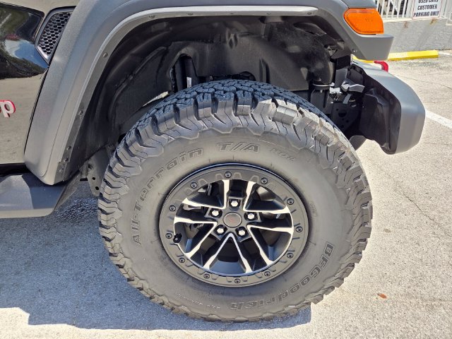 Certified 2025 Jeep Wrangler Unlimited Rubicon w/ XTREMEE 35" Tire Package AWD/4WD image 20