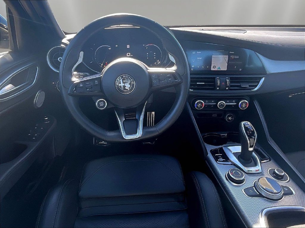 Used 2024 Alfa Romeo Giulia Veloce AWD/4WD image 8