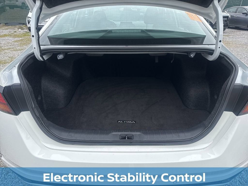 Used 2025 Nissan Altima 2.5 SV image 8