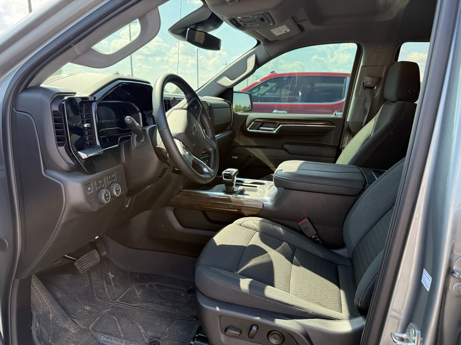 Used 2024 Chevrolet Silverado 1500 RST w/ Convenience Package II image 9