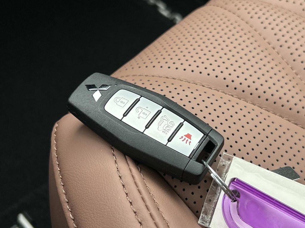 New 2026 Mitsubishi Outlander AWD image 33