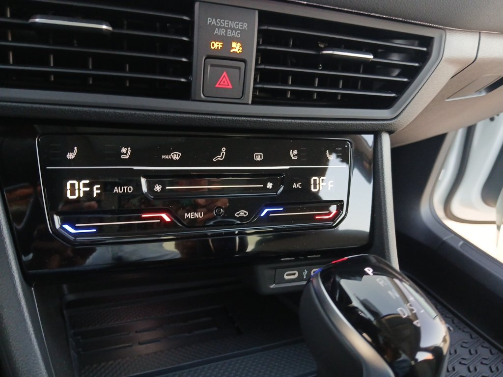 New 2027 Volkswagen Jetta SEL FWD image 16