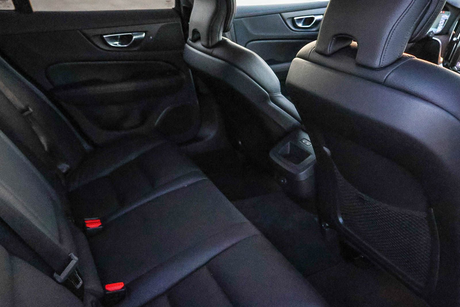 Used 2025 Volvo V60 B5 Cross Country Plus image 20