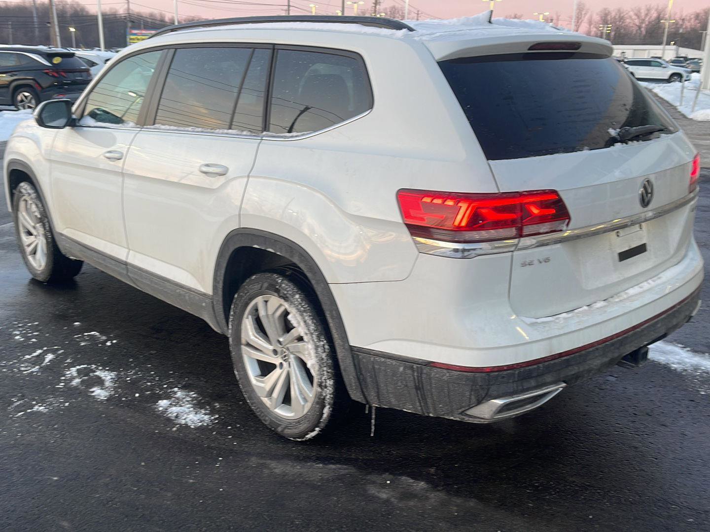 Used 2023 Volkswagen Atlas SE w/ Panoramic Sunroof Package image 6