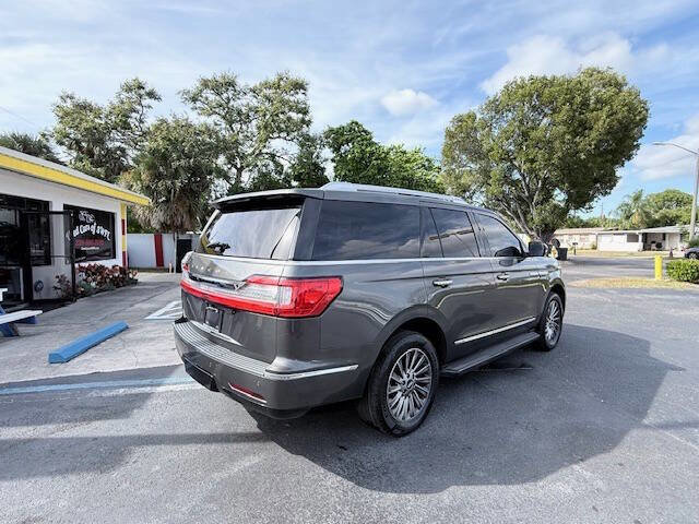 Used 2018 Lincoln Navigator Premiere image 4