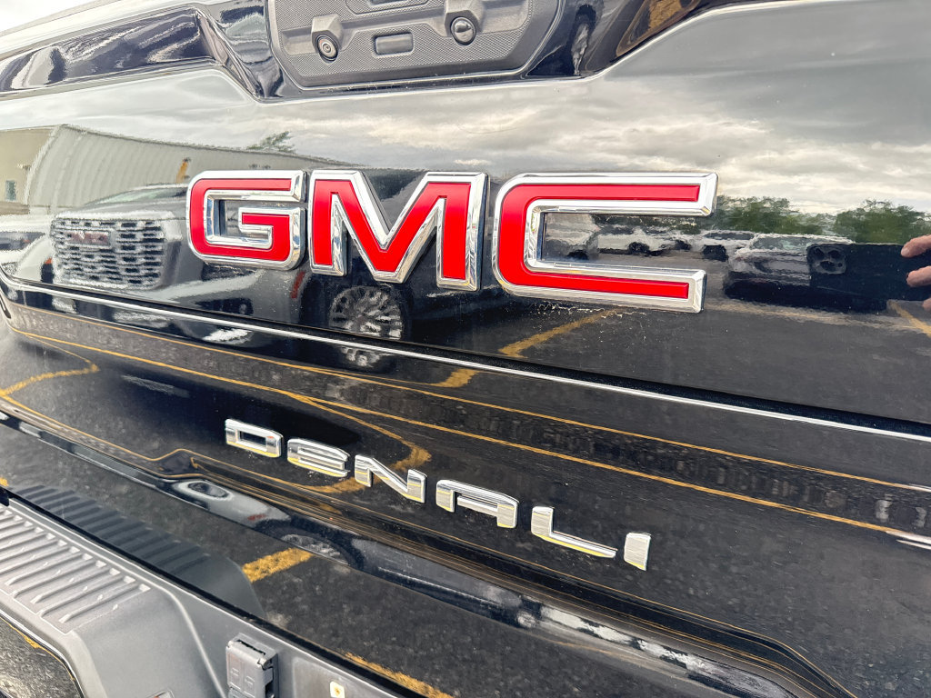 Used 2023 GMC Sierra 1500 Denali AWD/4WD image 8