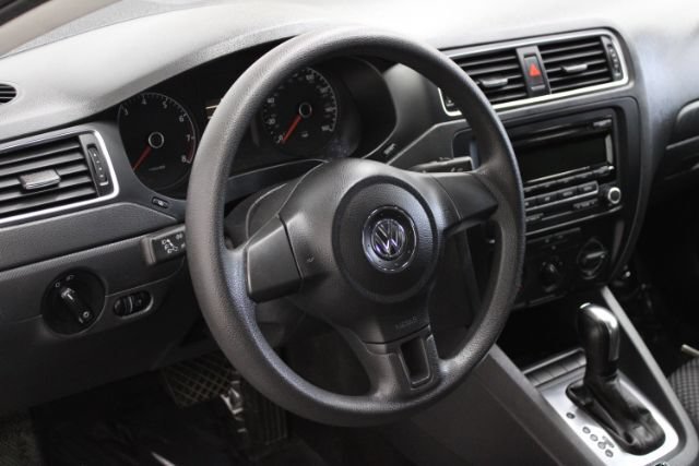 Used 2012 Volkswagen Jetta S FWD image 12
