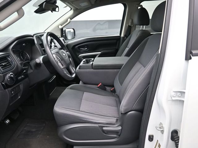 Used 2022 Nissan Titan SV image 21