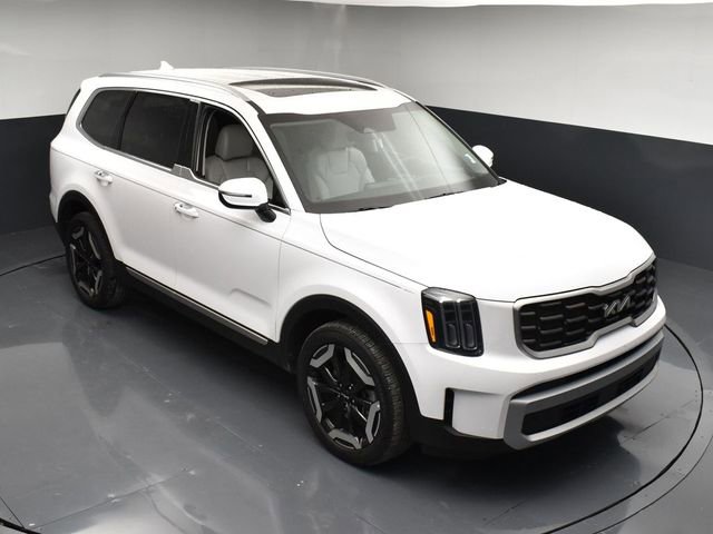 Certified 2025 Kia Telluride S FWD image 43