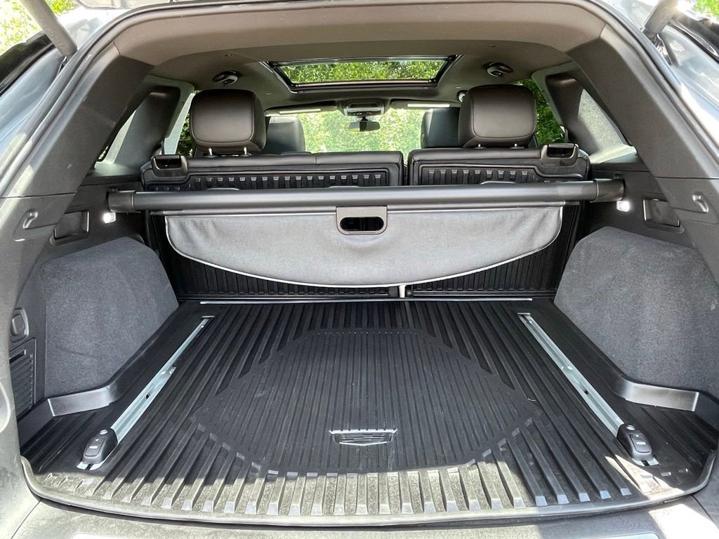 Certified 2023 Cadillac XT5 Premium Luxury w/ LPO, Floor Liner Package AWD/4WD image 17