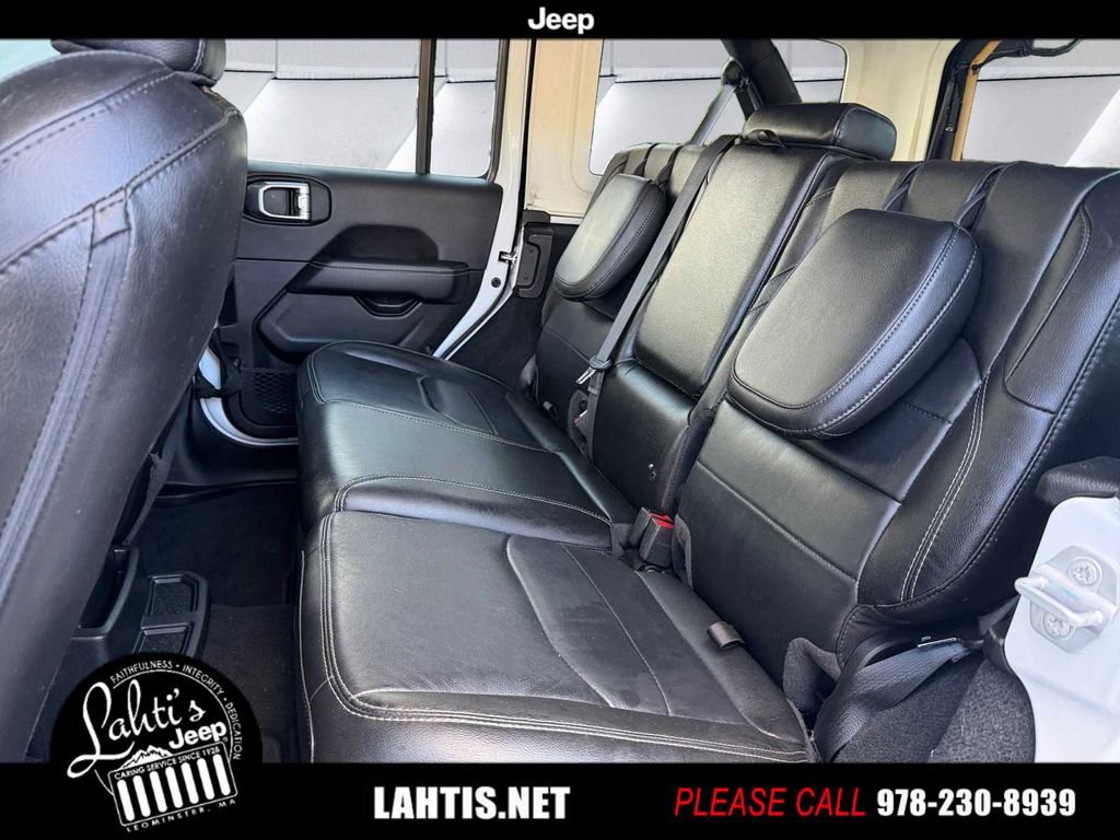 Certified 2022 Jeep Wrangler Unlimited Sahara w/ Cold Weather Group image 15