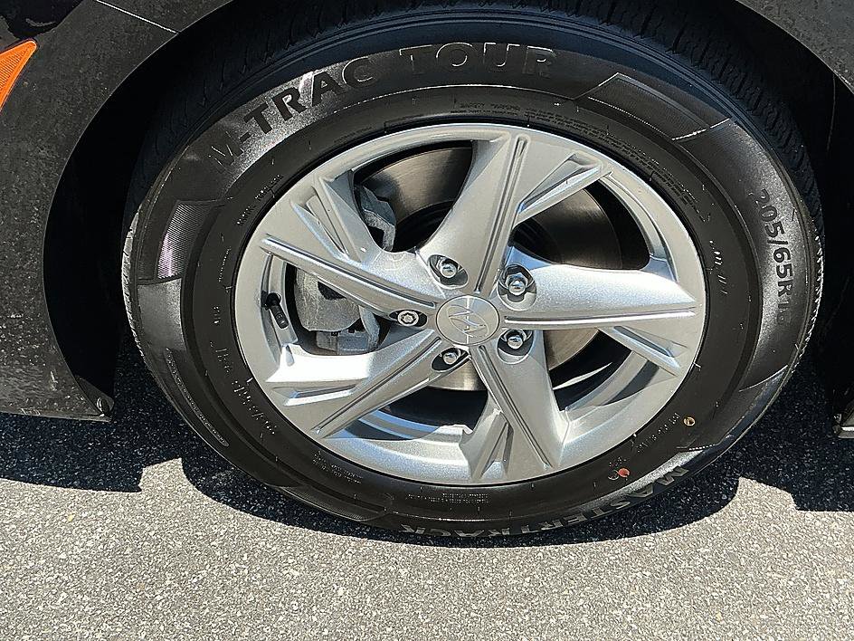 Used 2023 Hyundai Sonata SE w/ Preferred Accessory Package FWD image 9