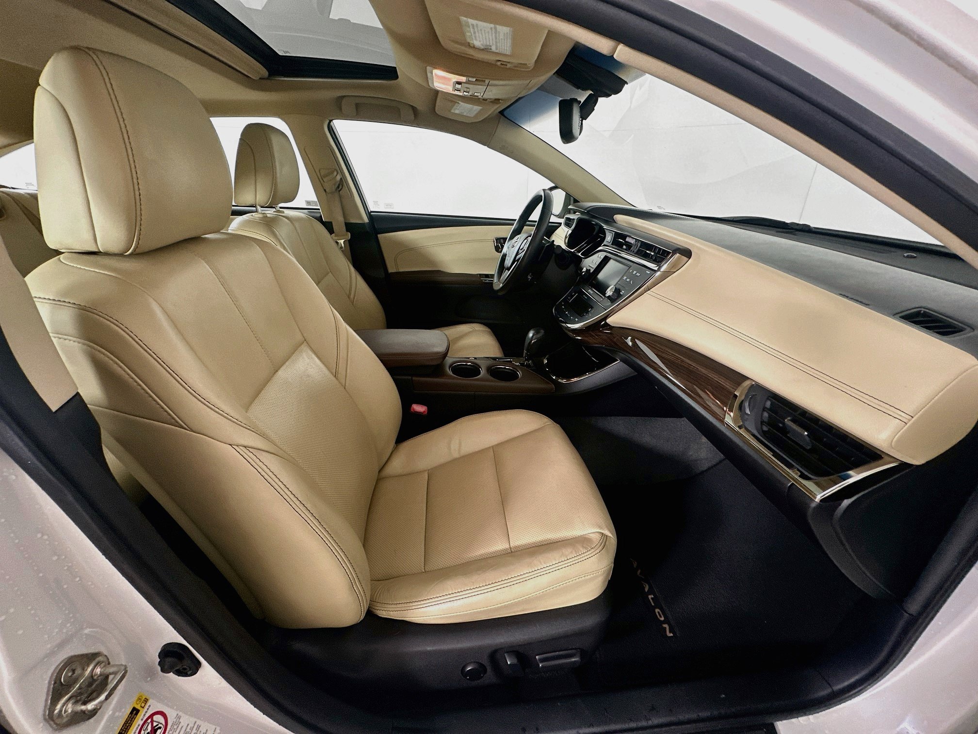 Used 2013 Toyota Avalon Limited FWD image 33